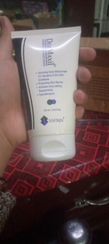 DERMAXIL Hydrating Moisturiser 150ml photo review